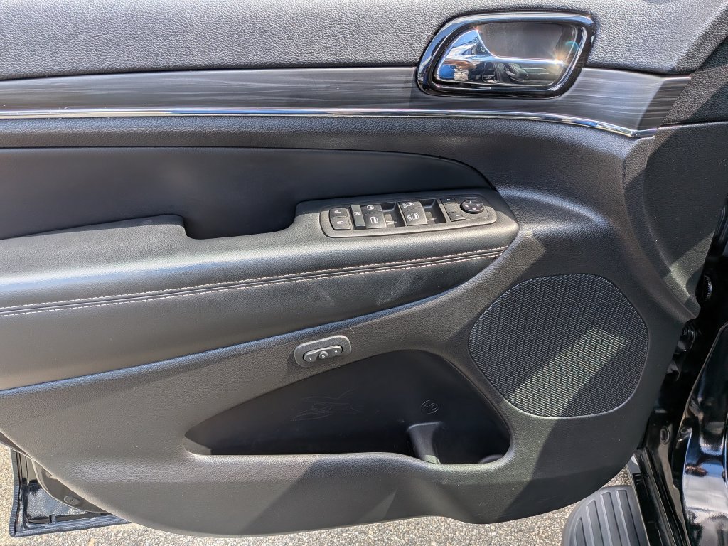 Used 2021 Black Jeep Limited image 14