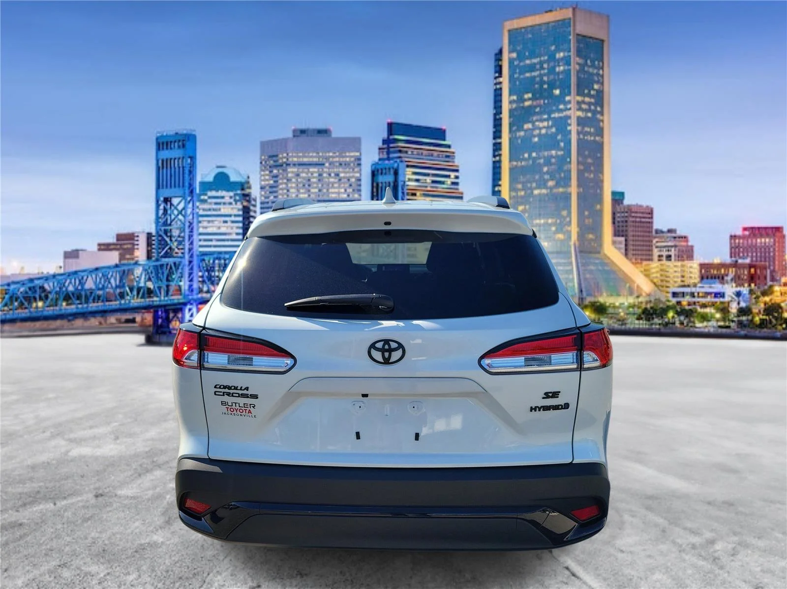 Used 2024 Wind Chill Pearl Toyota Hybrid SE image 9