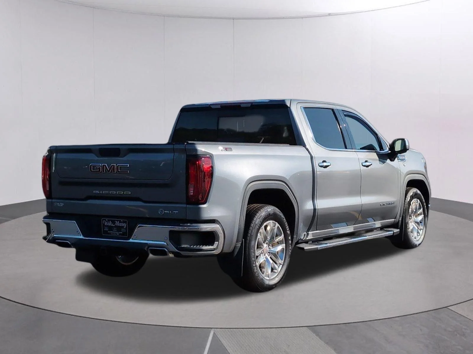 Used 2019 SATIN STEEL METALLIC GMC SLT image 2