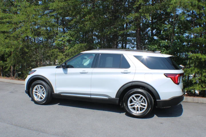Used 2025 White Ford Active image 3