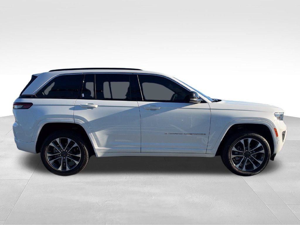 Used 2024 White Jeep Overland image 5