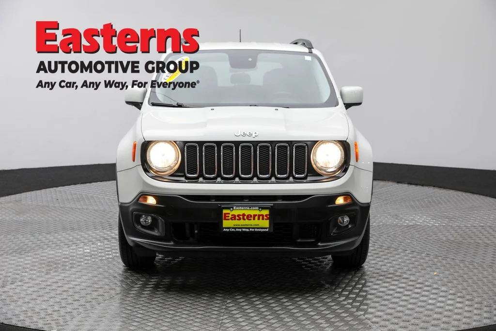 Used 2017 White Jeep Latitude image 2