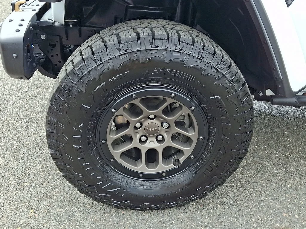 Used 2023 Bright White Clearcoat Jeep Rubicon 392 image 29