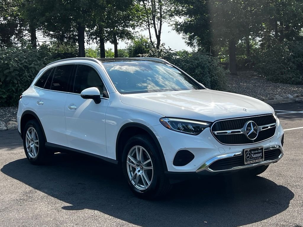 Used 2023 White Mercedes-Benz GLC 300 image 3