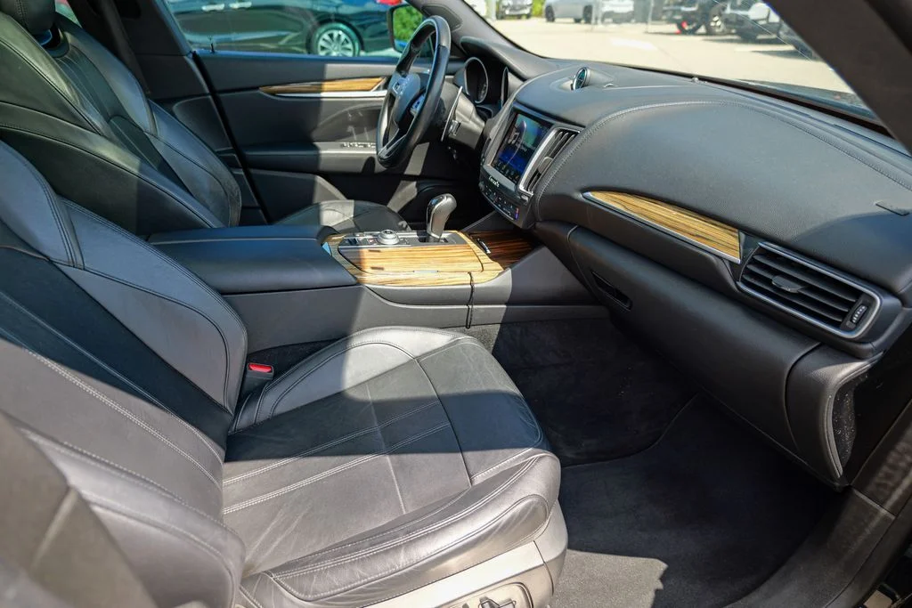Used 2017  Maserati S image 34