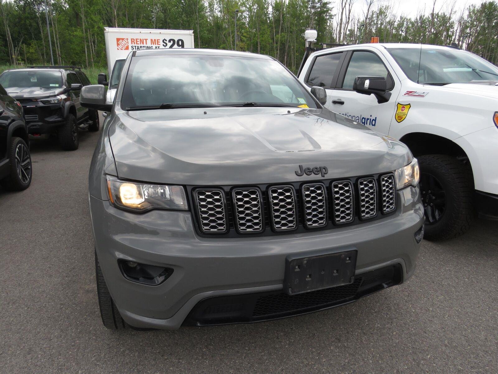 Used 2020 Sting-Gray Clearcoat Jeep Altitude image 3