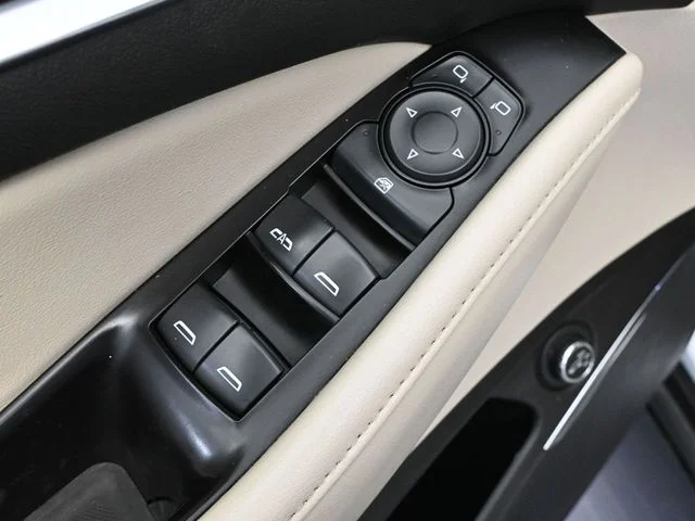 Used 2019 White Buick Essence image 19