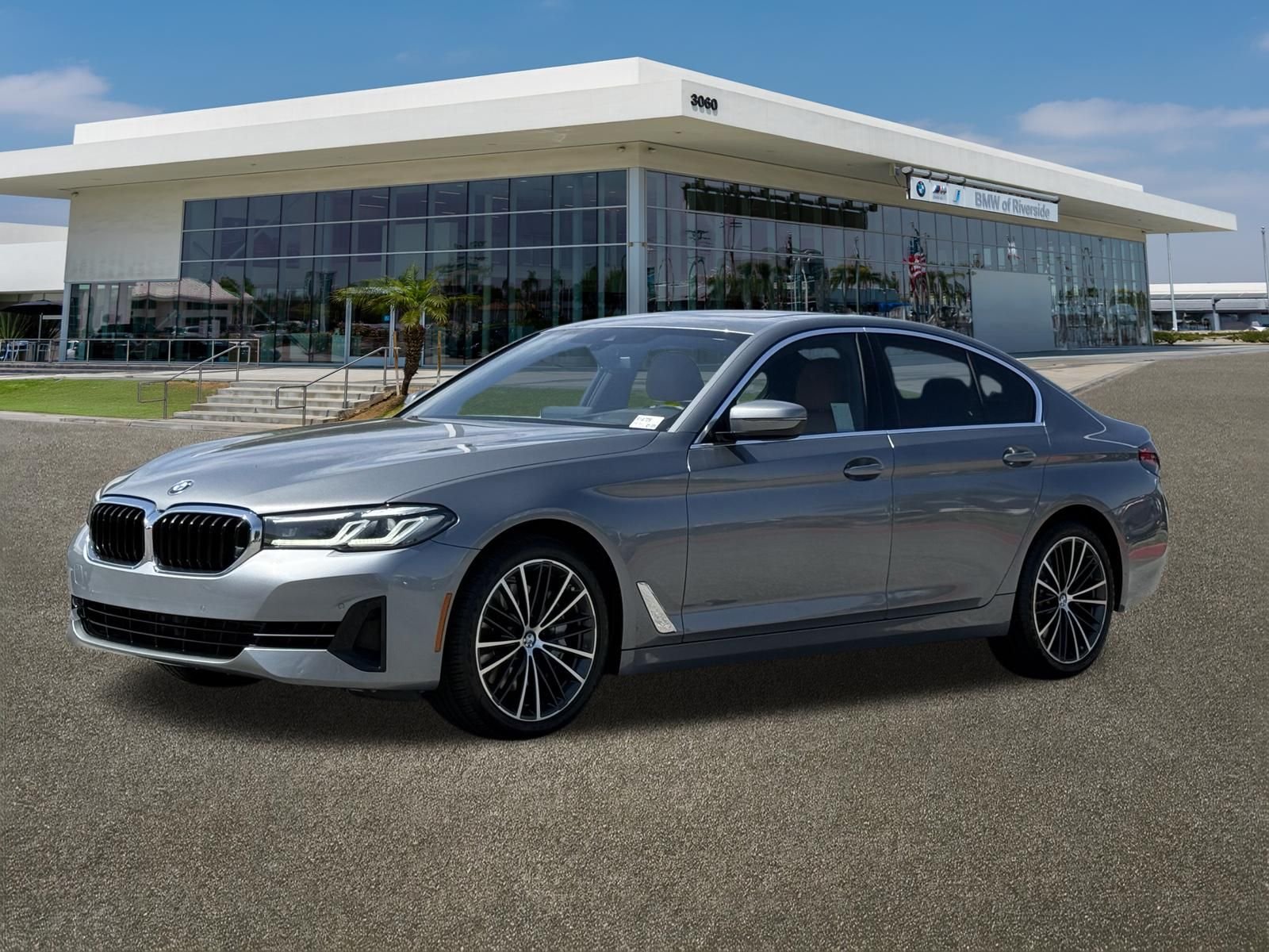 Certified Used 2023 Skyscraper Grey Metallic BMW 540i image 5