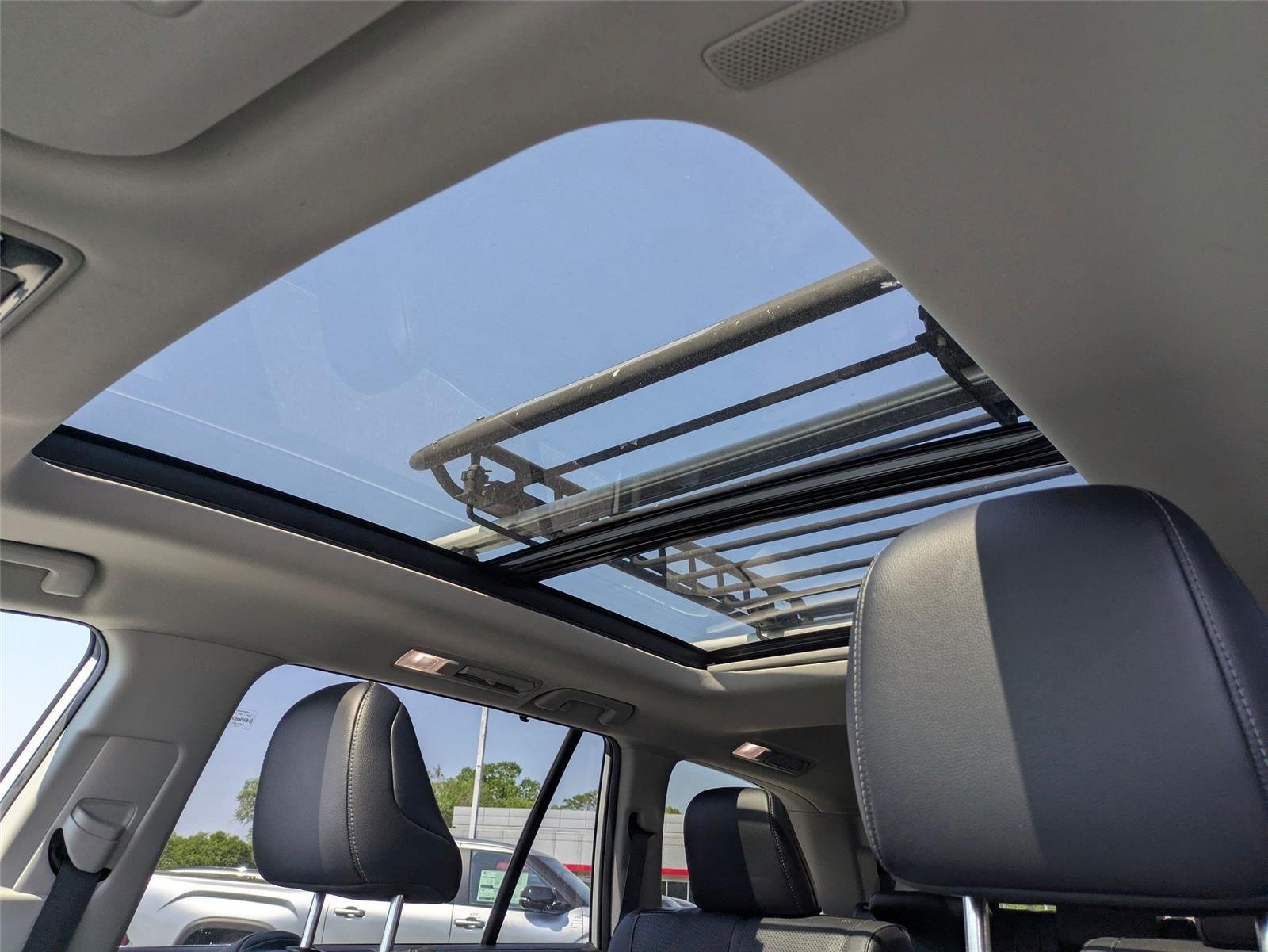 Used 2024 Wind Chill Pearl Toyota Limited image 24