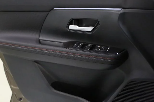 2026 Nissan KICKS SR AWD - Photo 11