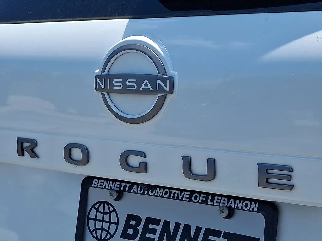 Used 2025 White Nissan SV image 29