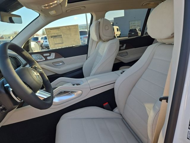 New 2026 MANUFAKTUR Moonlight White Metallic Mercedes-Benz GLS450 image 27