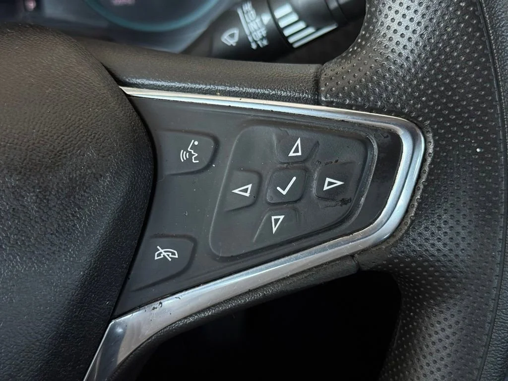 Used 2019 SUMMIT WHITE Chevrolet LS image 26