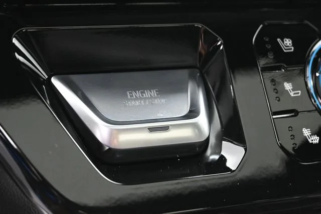 Used 2024 Summit White GMC AT4 image 20