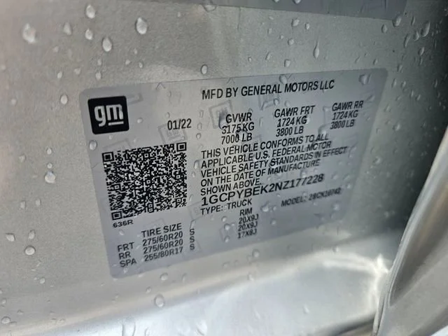 Used 2022 Silver Ice Metallic Chevrolet Custom image 29