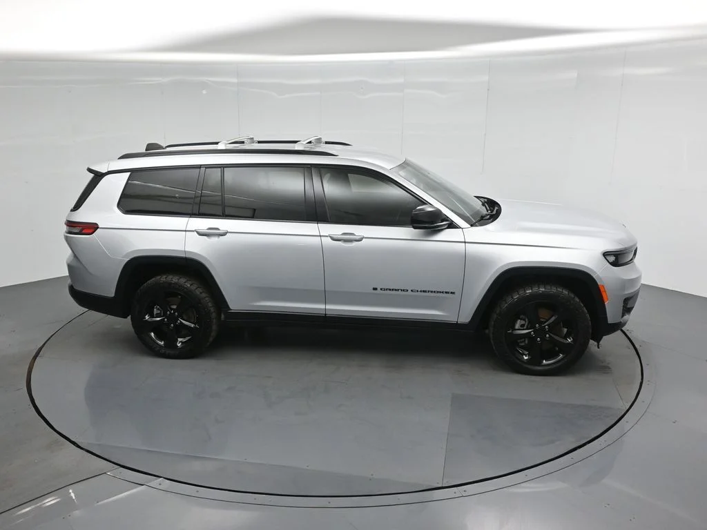 Certified Used 2021 Silver Jeep Altitude image 51
