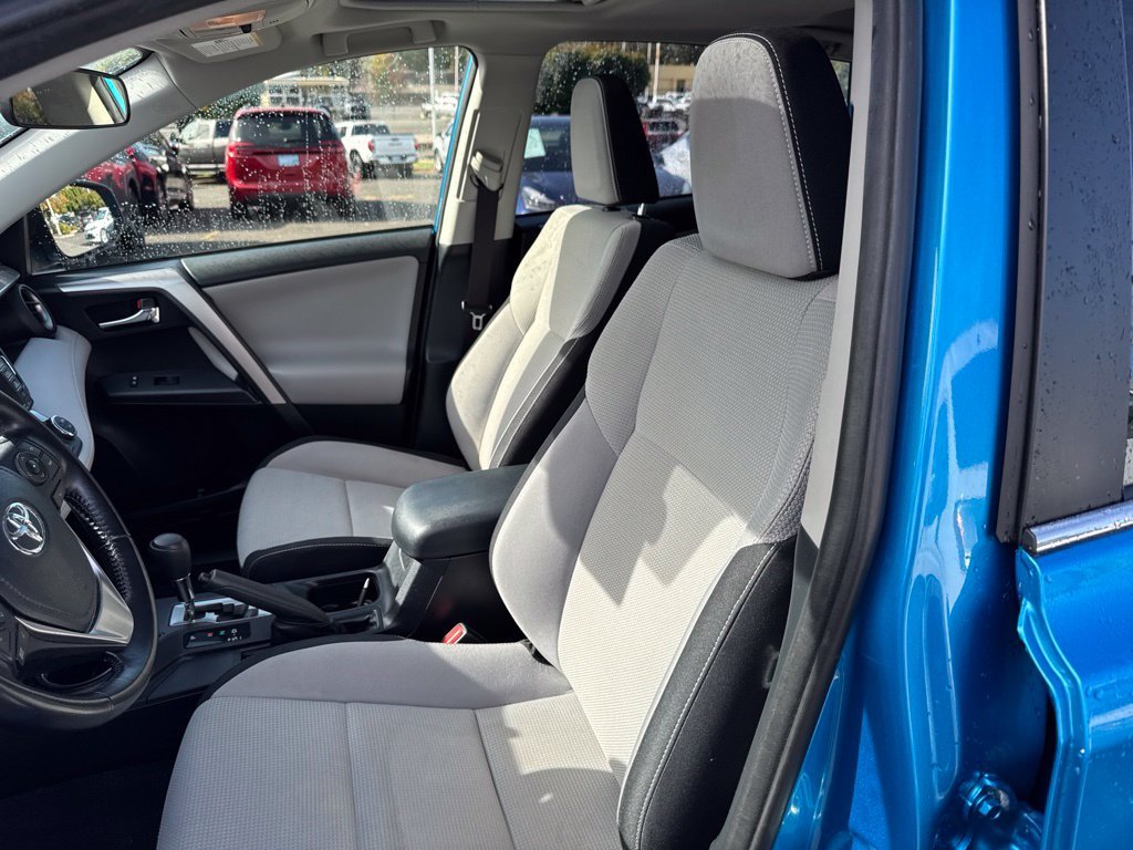 Used 2016 Electric Toyota XLE image 4