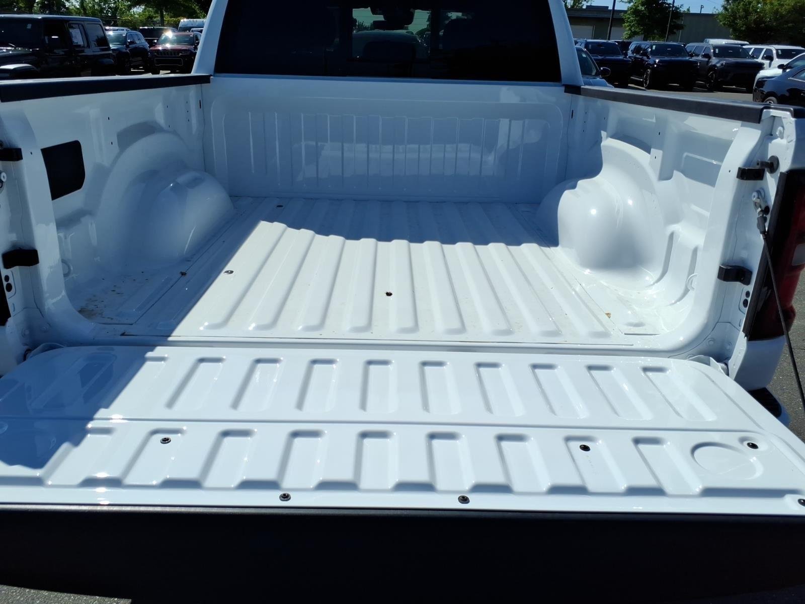 New 2026 Bright White Clear-Coat Exterior Paint RAM Big Horn image 31