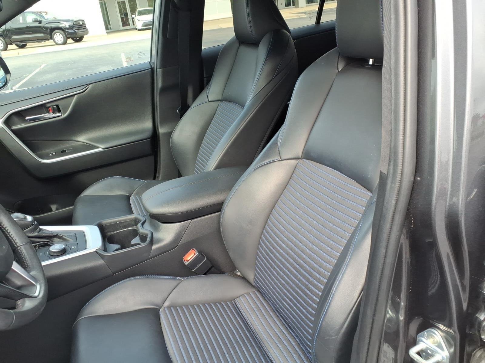 Used 2020 Magnetic Gray Metallic w/Midnight Black Roof Toyota Hybrid XSE image 22