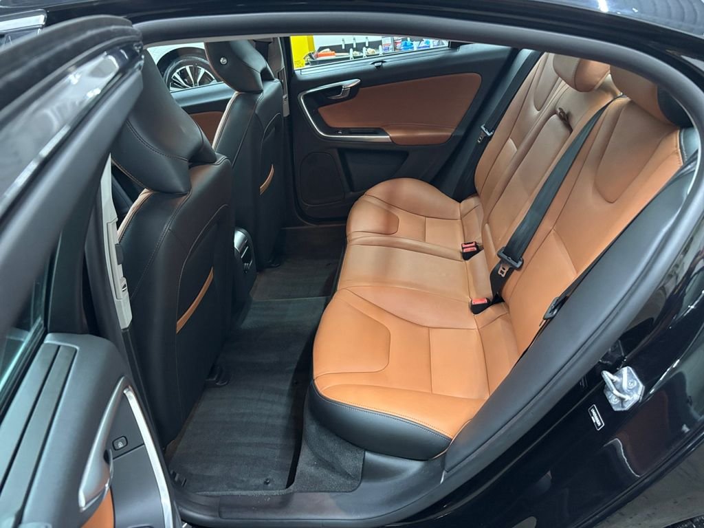 Used 2017 Onyx Black Metallic Volvo T5 image 14