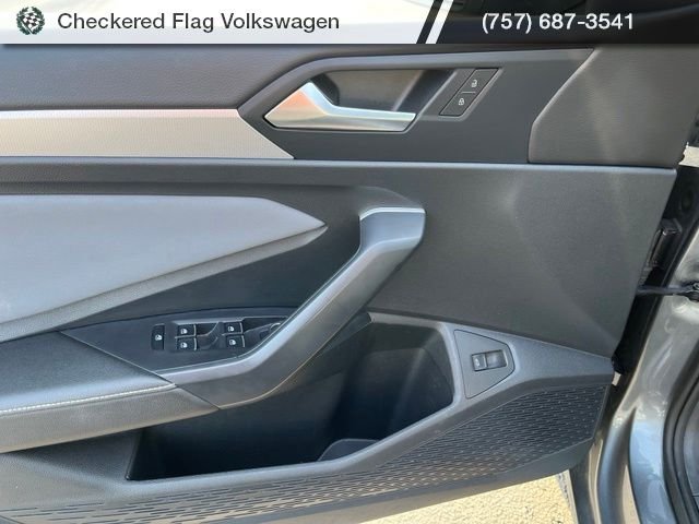 Used 2025 Platinum Gray Metallic Volkswagen 1.5T SE image 14