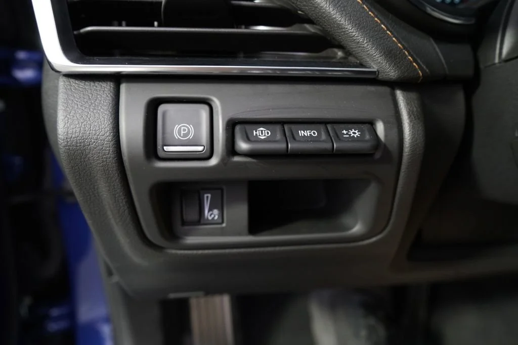Used 2021 WAVE METALLIC Cadillac V-Series image 24