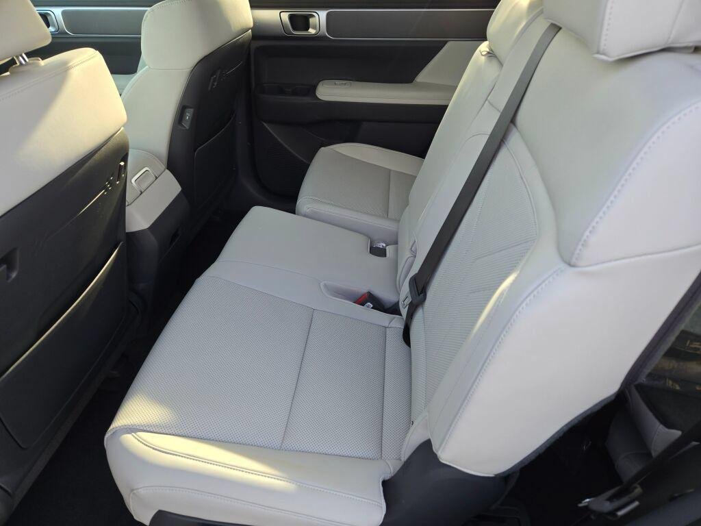 New 2026 Silver Hyundai SEL AWD image 17