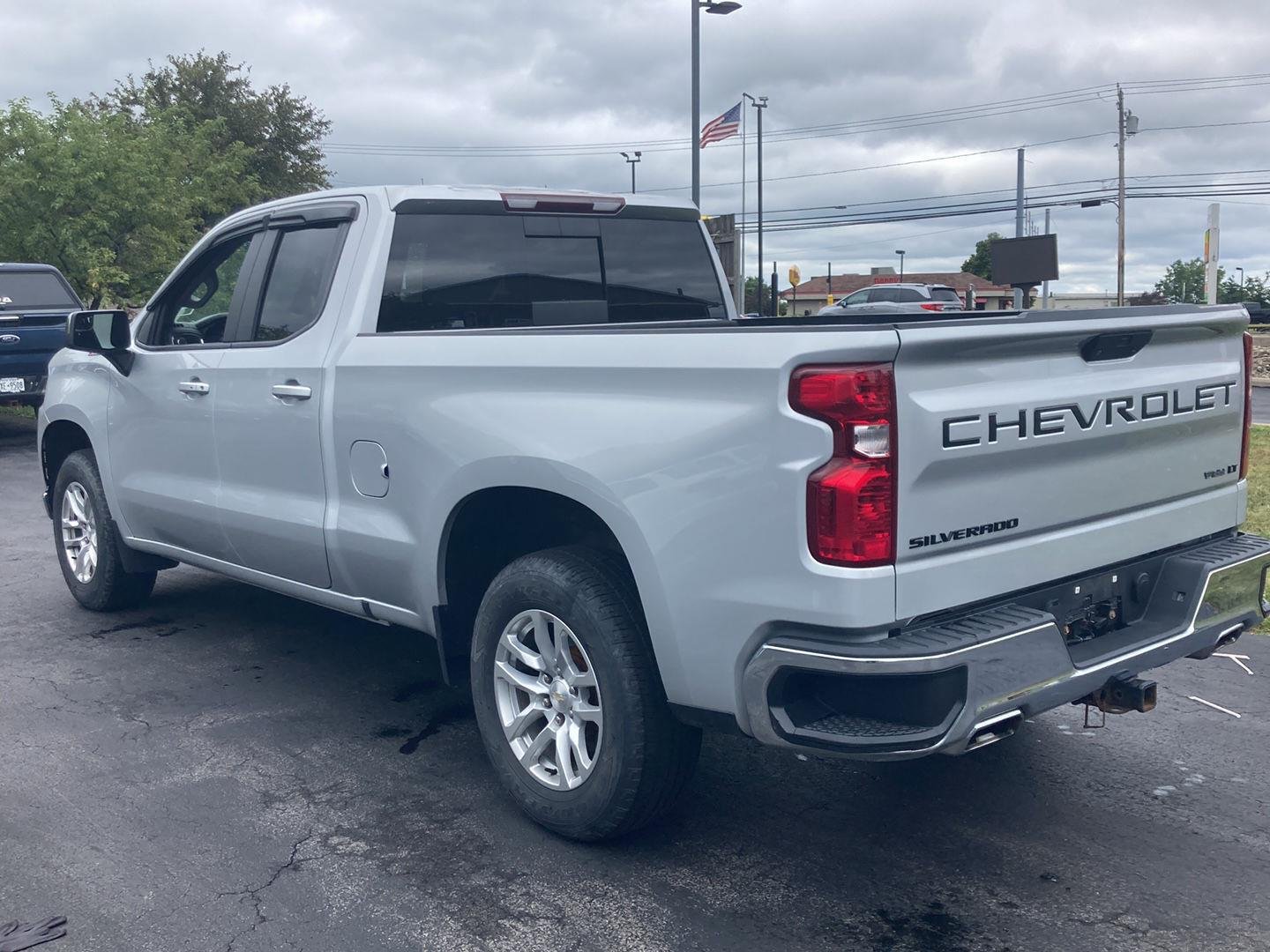 Used 2020 Silver Ice Metallic Chevrolet LT image 5