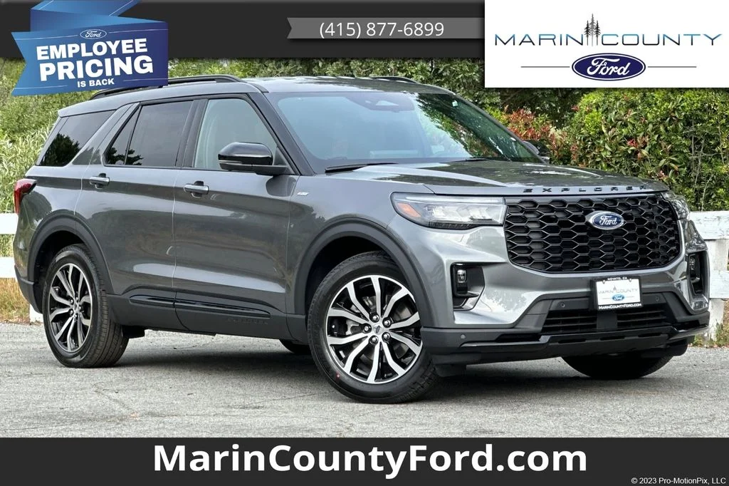 2026 Ford Explorer ST-LINE RWD's photo