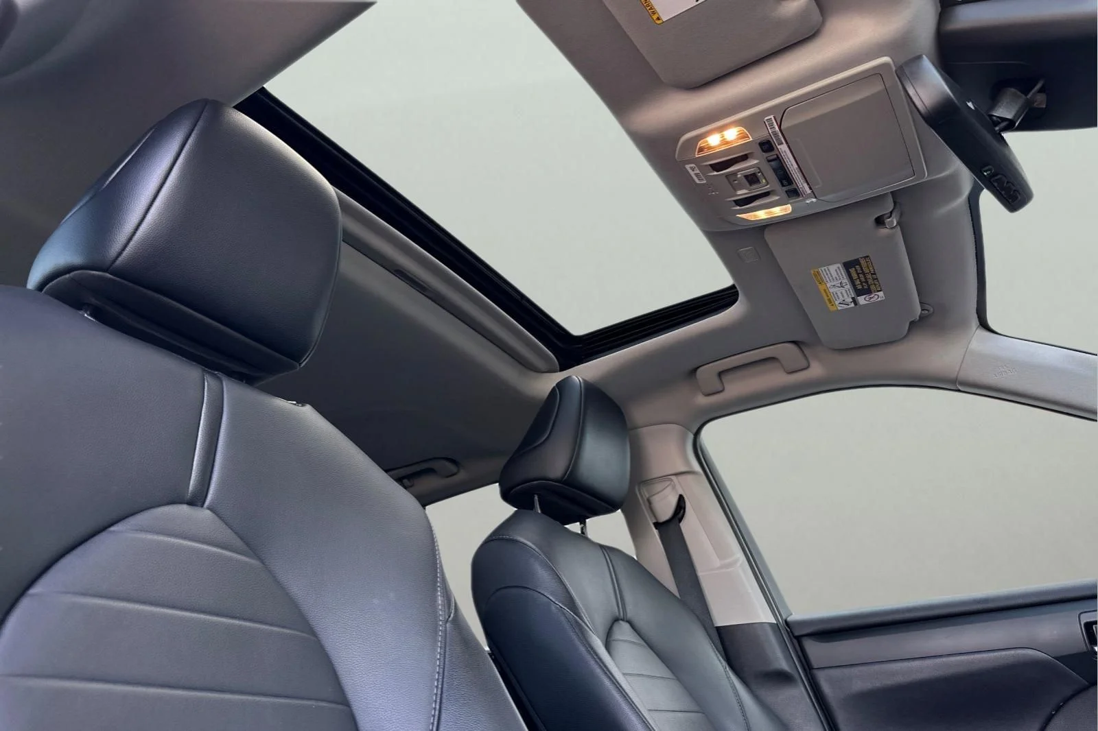 Used 2021  Toyota XLE image 22