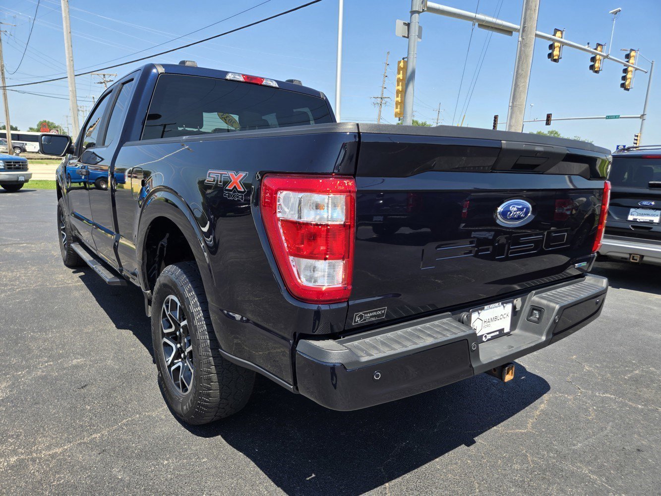 Used 2023 Blue Ford XLT image 7