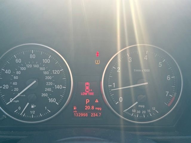 Used 2015 Black BMW xDrive28i image 14