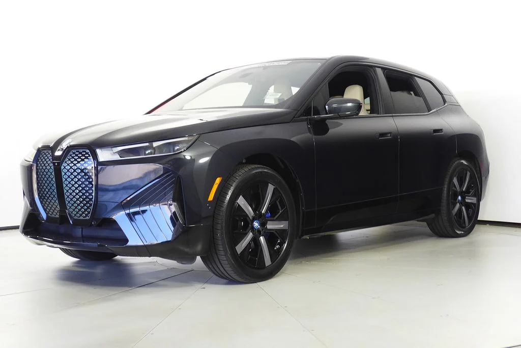Used 2024 Black BMW xDrive50 image 2