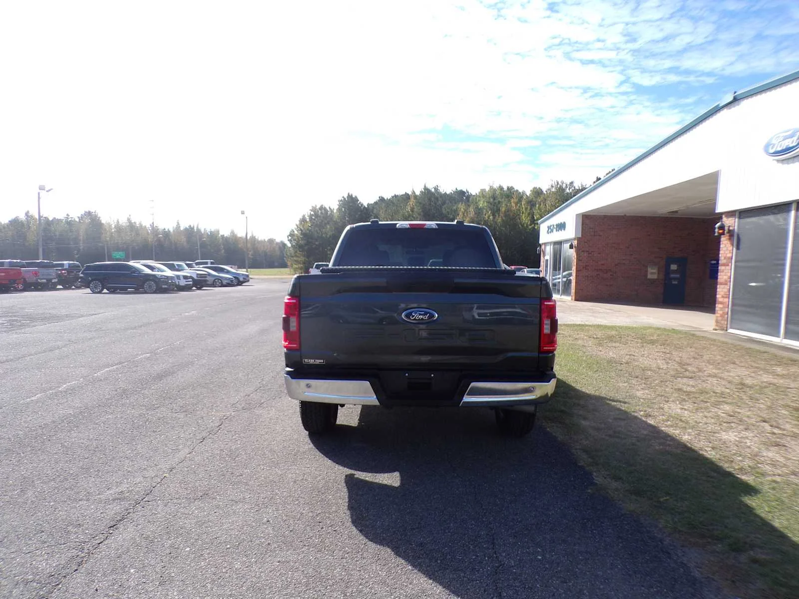 Used 2021 Guard Metallic Ford XLT image 6