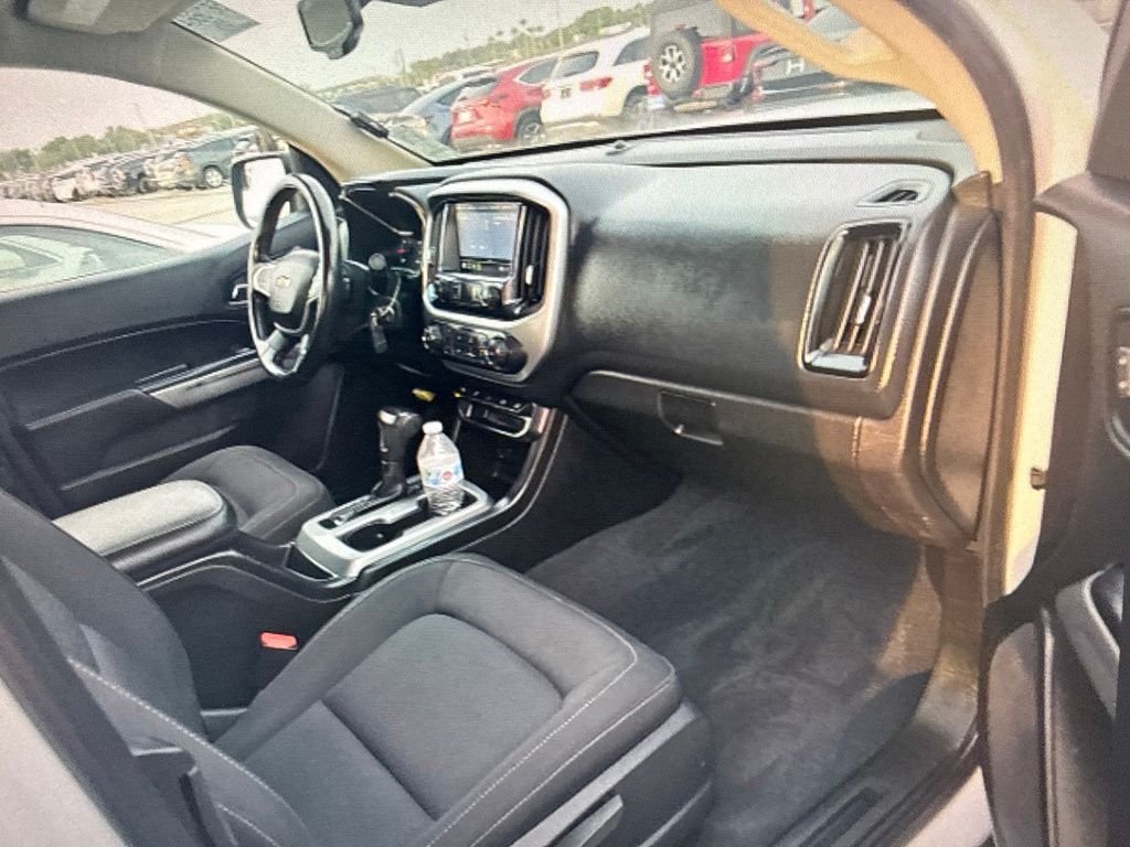 Used 2021 White Chevrolet LT image 7