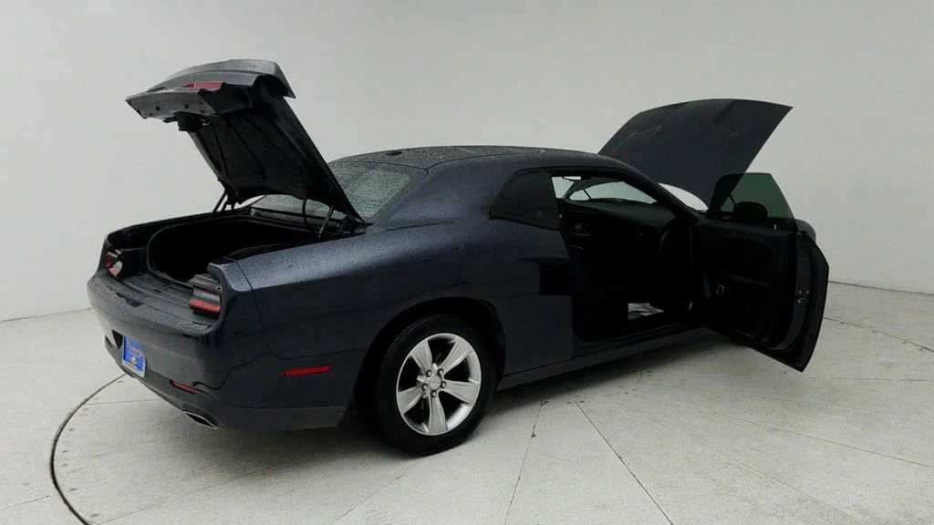 Used 2019 Gray Dodge SXT image 13
