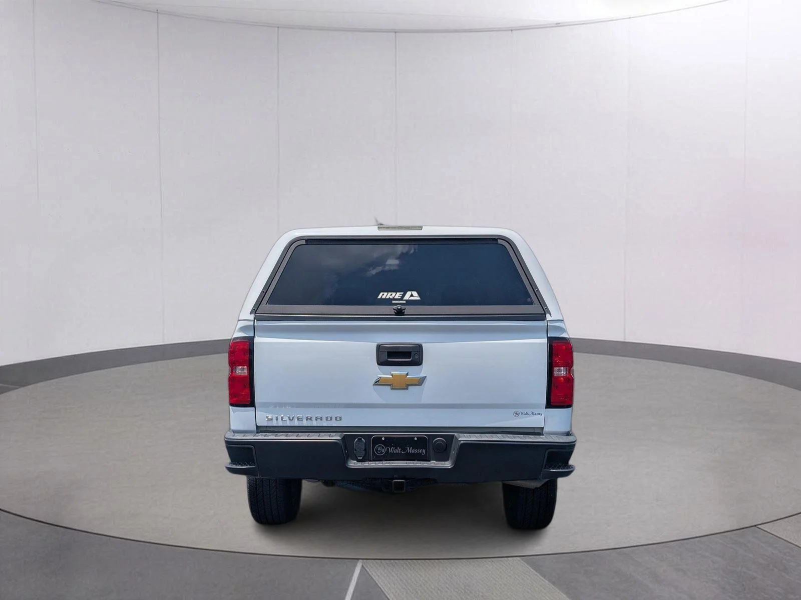 Used 2018 SUMMIT WHITE Chevrolet Work Truck image 4