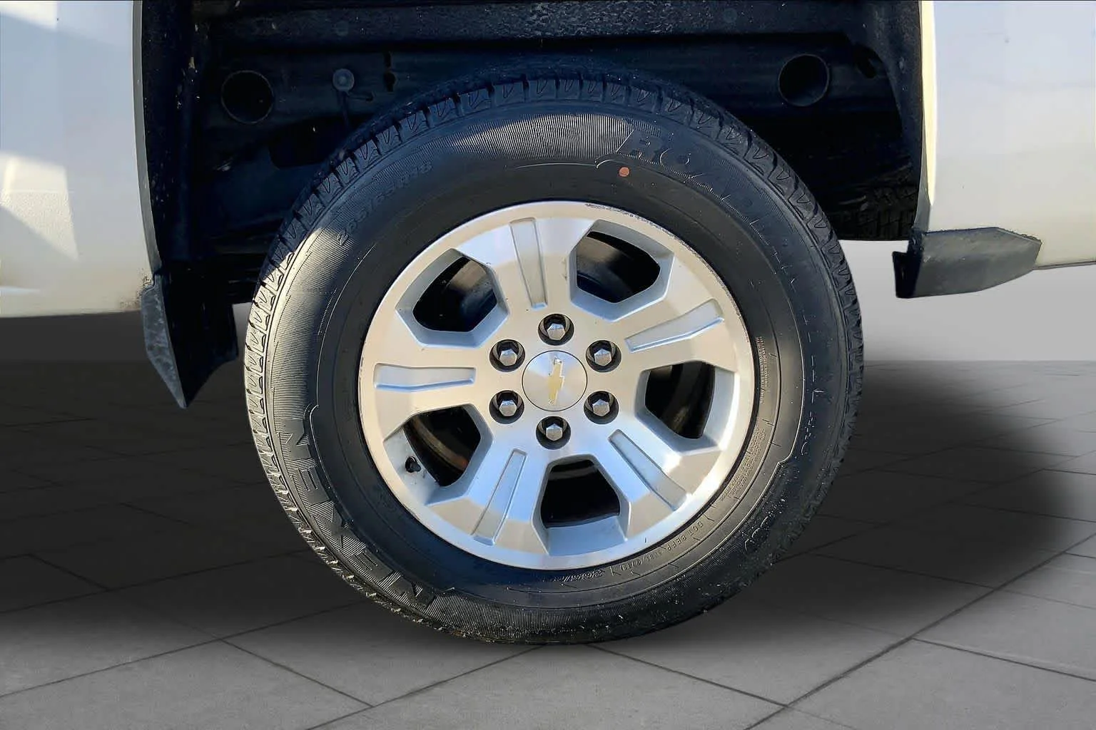 Used 2016 Silver Ice Metallic Chevrolet LT image 10