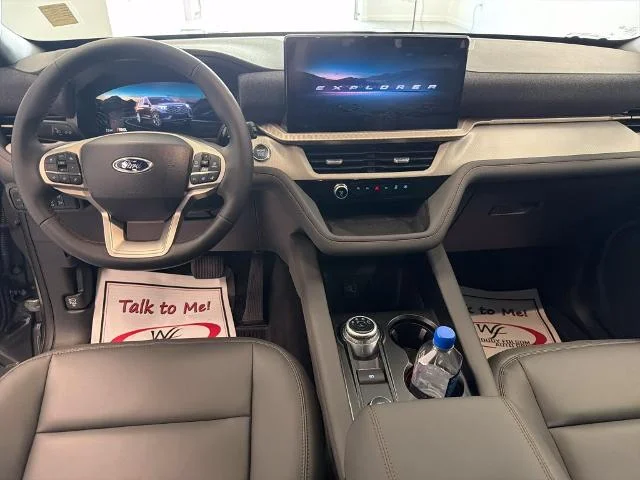 New 2027 Carbonized Gray Metallic Ford Active image 39