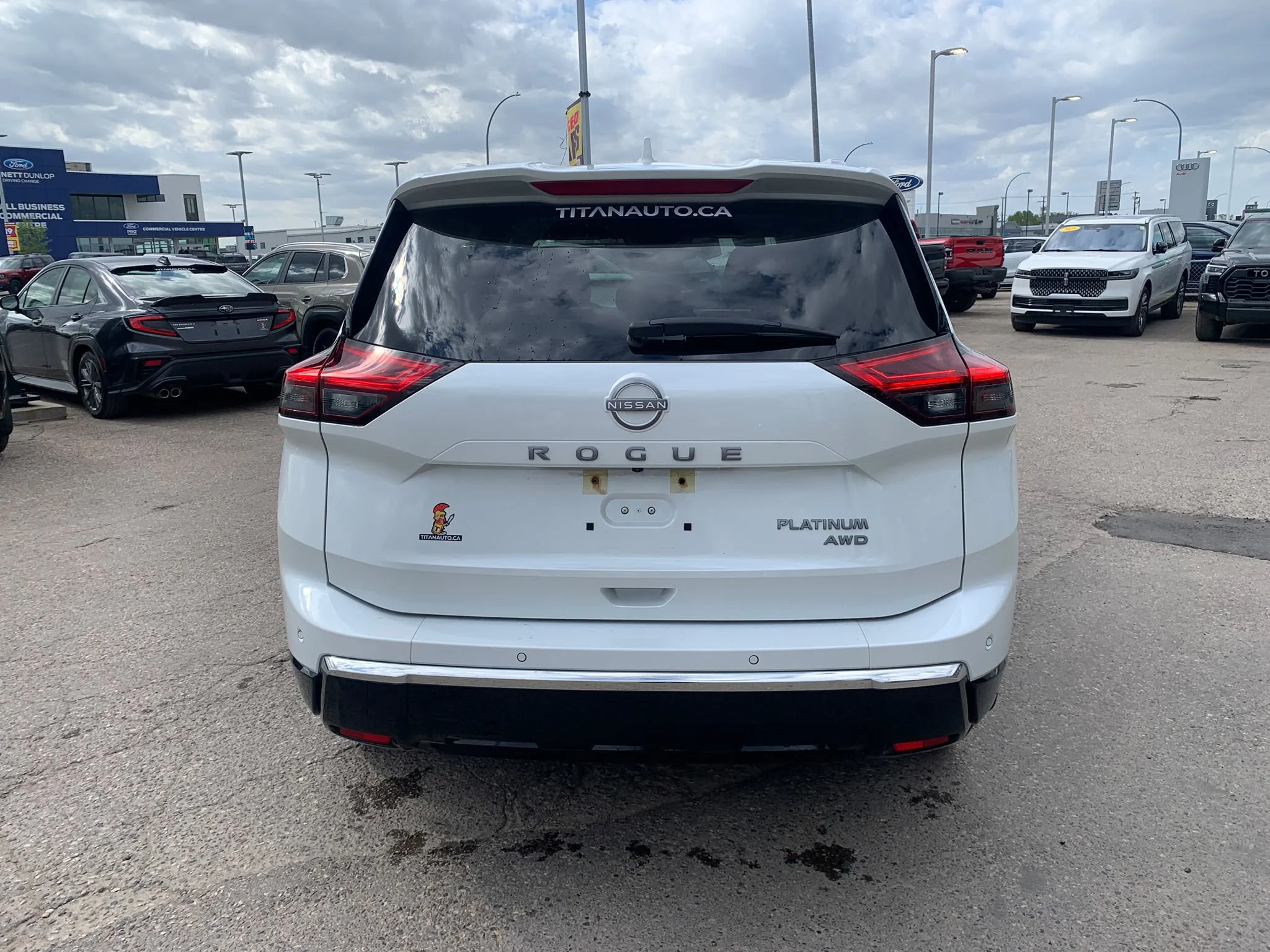 Certified Used 2024 Everest White Pearl Tricoat Nissan Platinum AWD*Adaptive Cruise | Remote Start | Nav | 360 Cam | Htd Leather | Pano Roof | Htd Wheel image 14