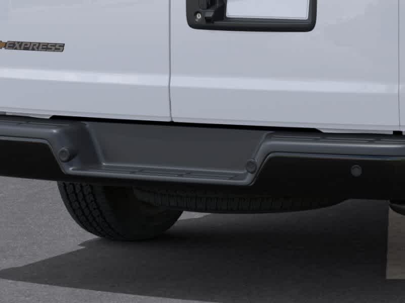 New 2026 Summit White Chevrolet WT image 14