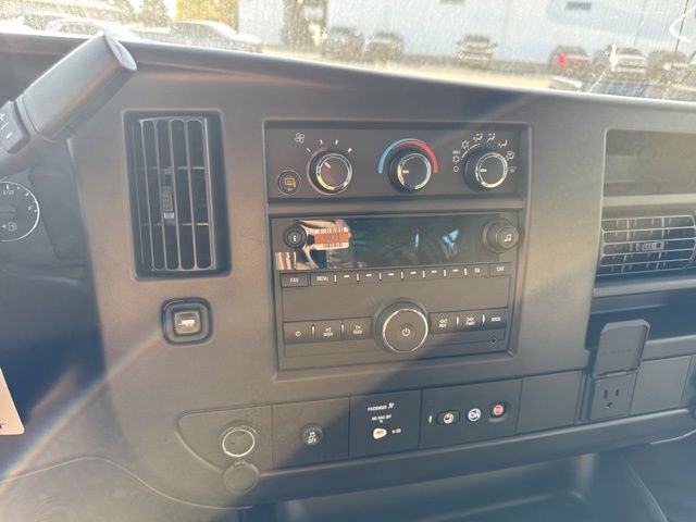 2025 Chevrolet Express Cargo Work Van - Photo 27