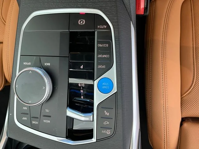 New 2026 Skyscraper Grey Metallic BMW xDrive40 image 13