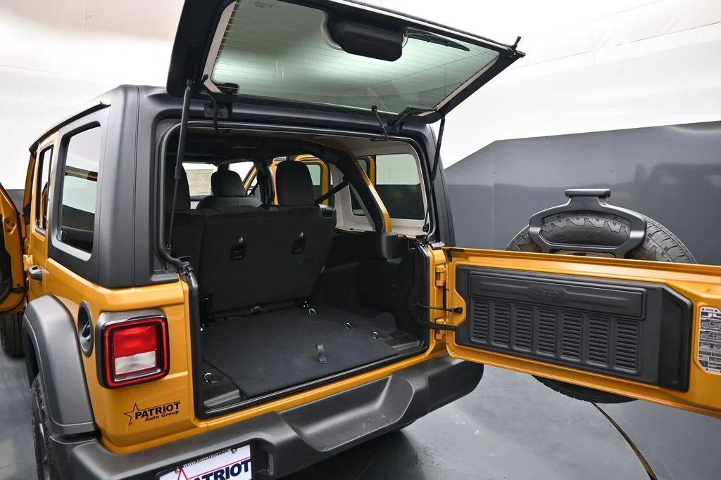 New 2026 Goldilocks Exterior Paint Jeep Sport S image 27