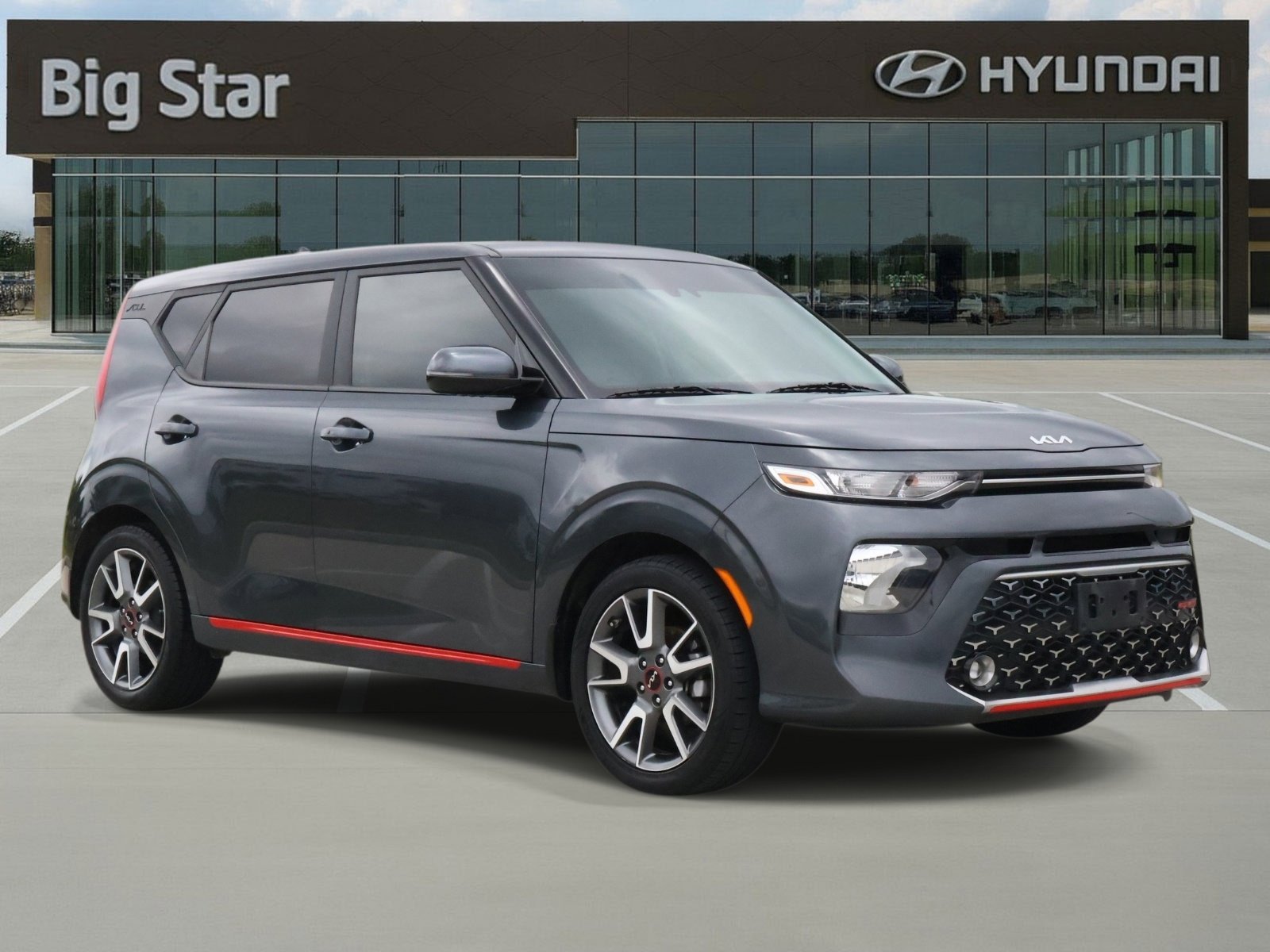 Used 2022 Gravity Gray Kia GT-Line image 6