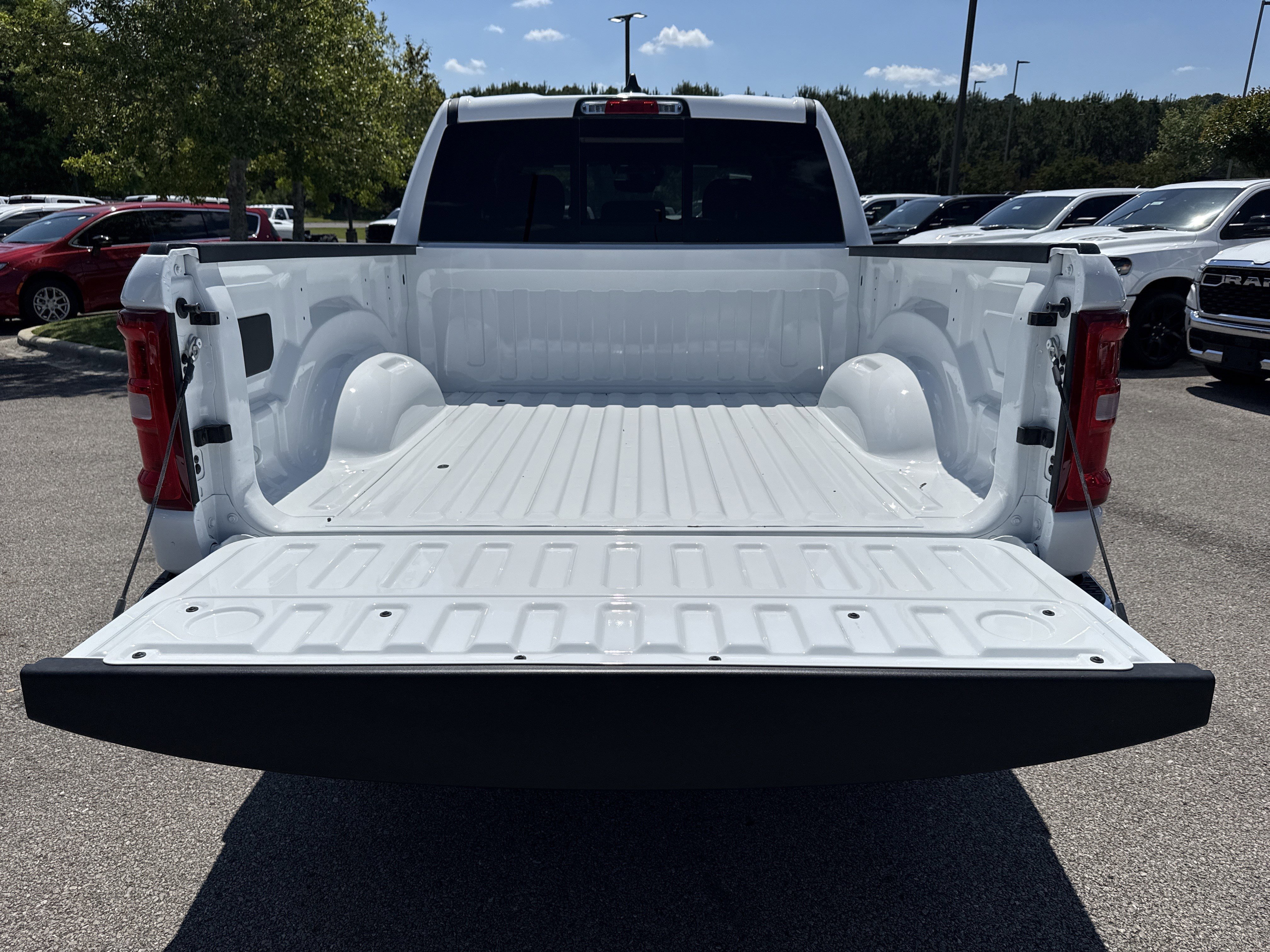 New 2026 Bright White Clear-Coat Exterior Paint RAM Big Horn/Lone Star image 18