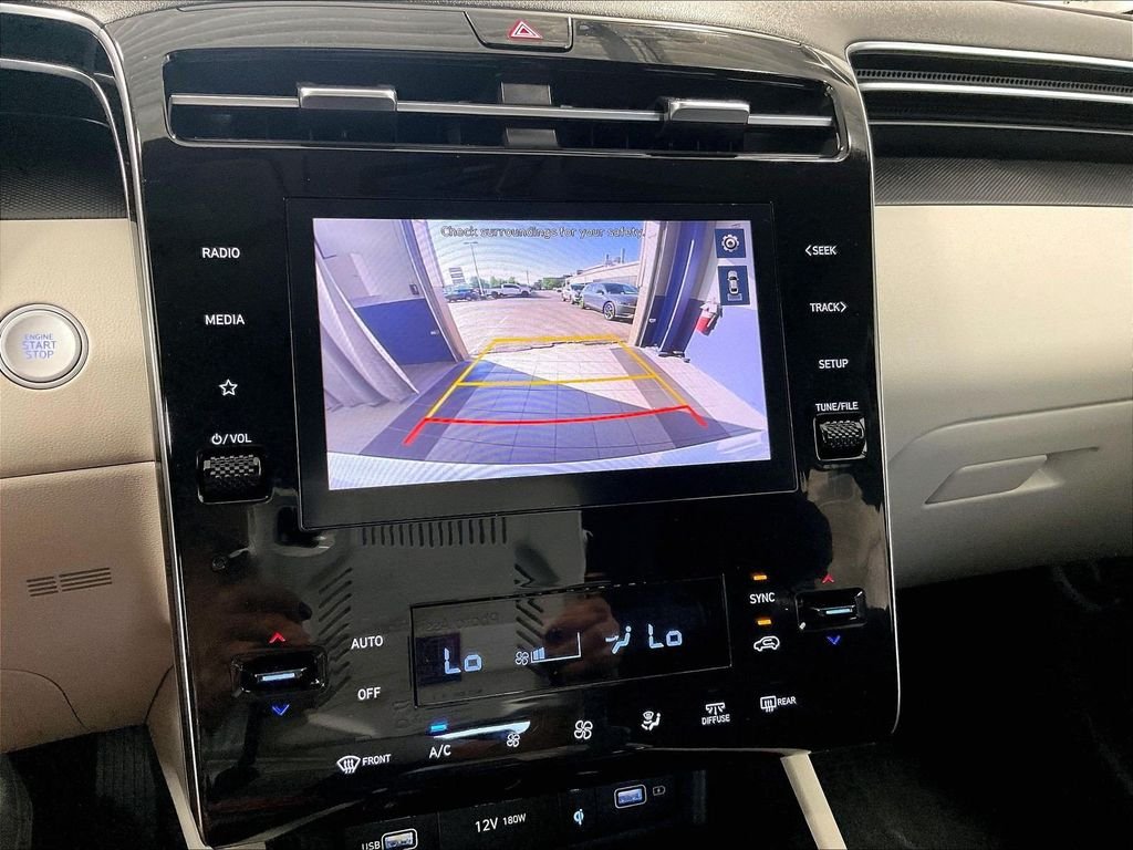 Used 2024 White Hyundai SEL image 19