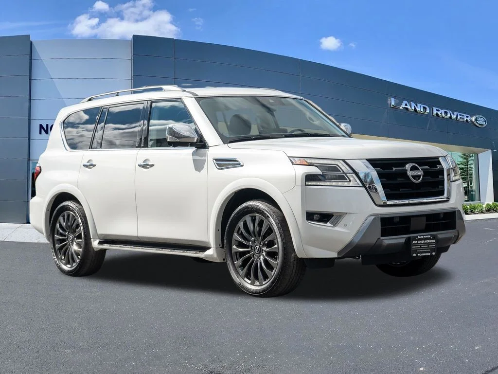 Used 2024 White Nissan Platinum image 3