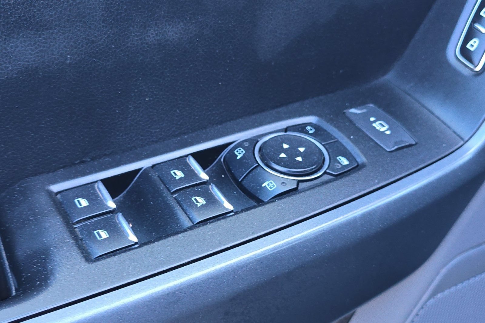Used 2023  Ford XLT image 12