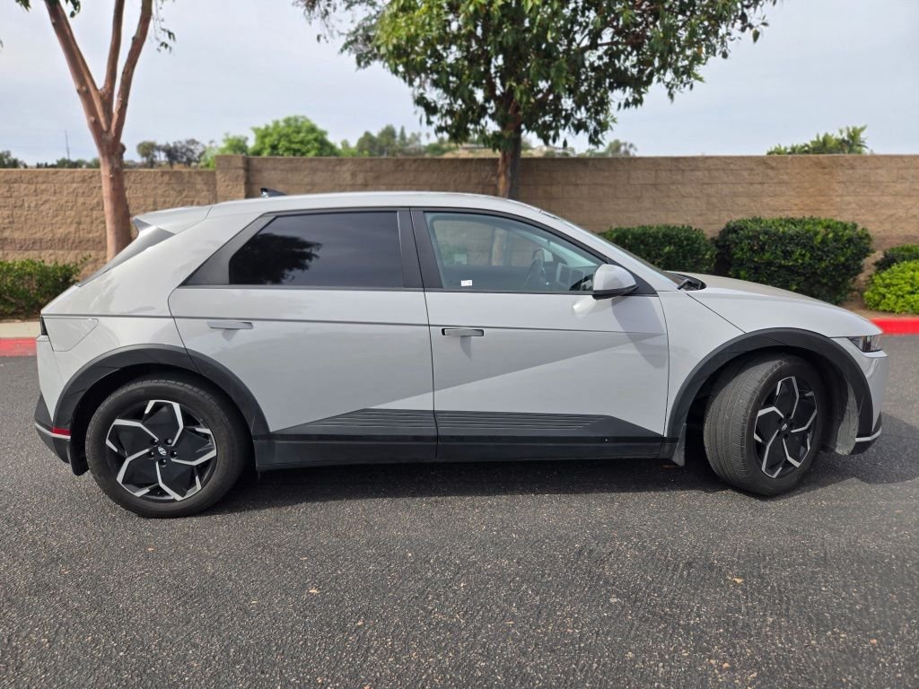 Used 2024 Gray Hyundai SEL image 6